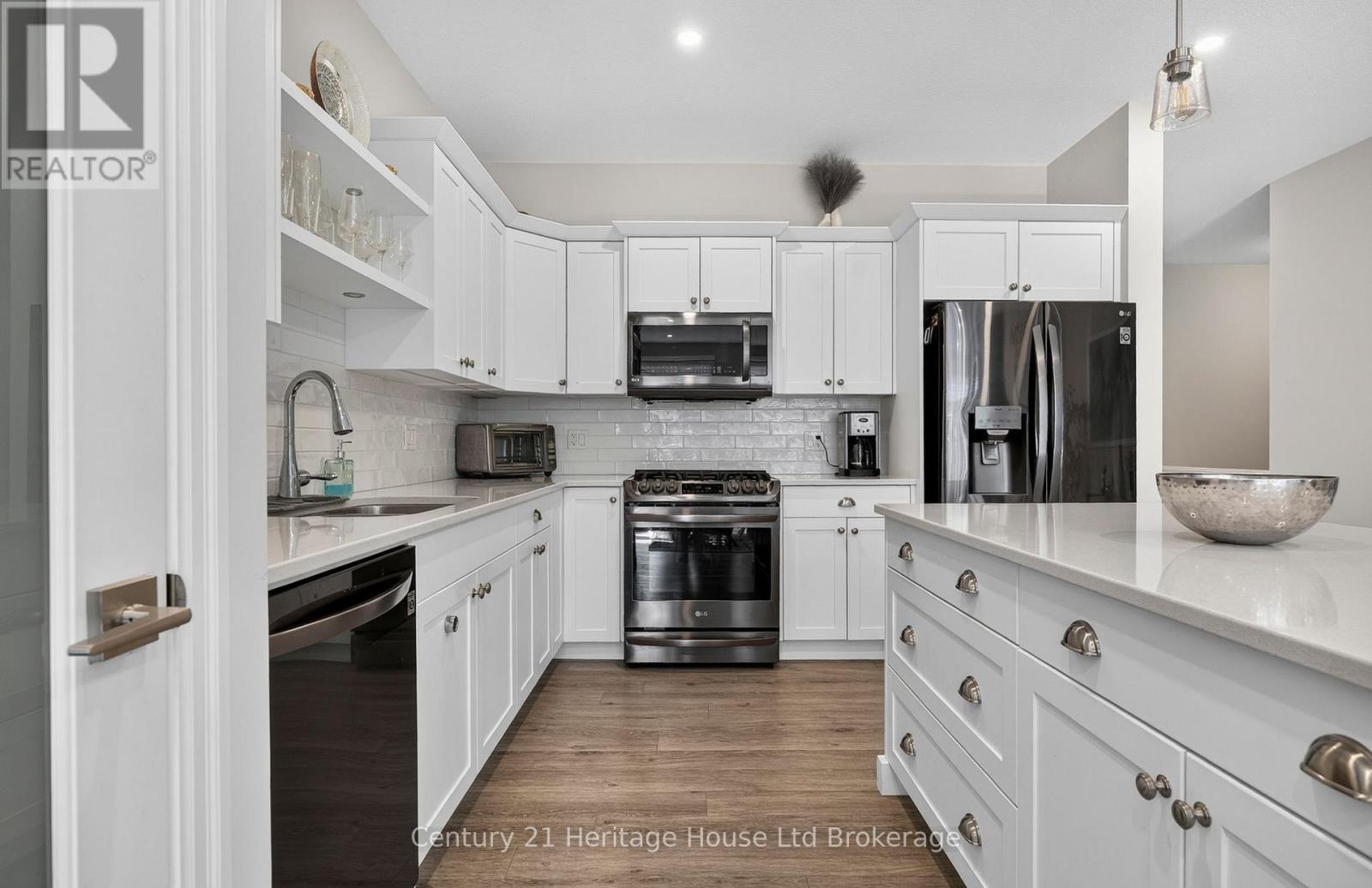 16 Huntley Avenue Property Photo 5