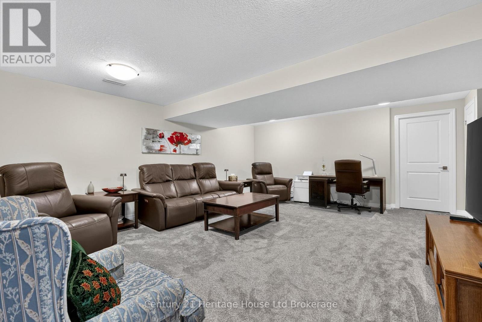 16 Huntley Avenue Property Photo 19
