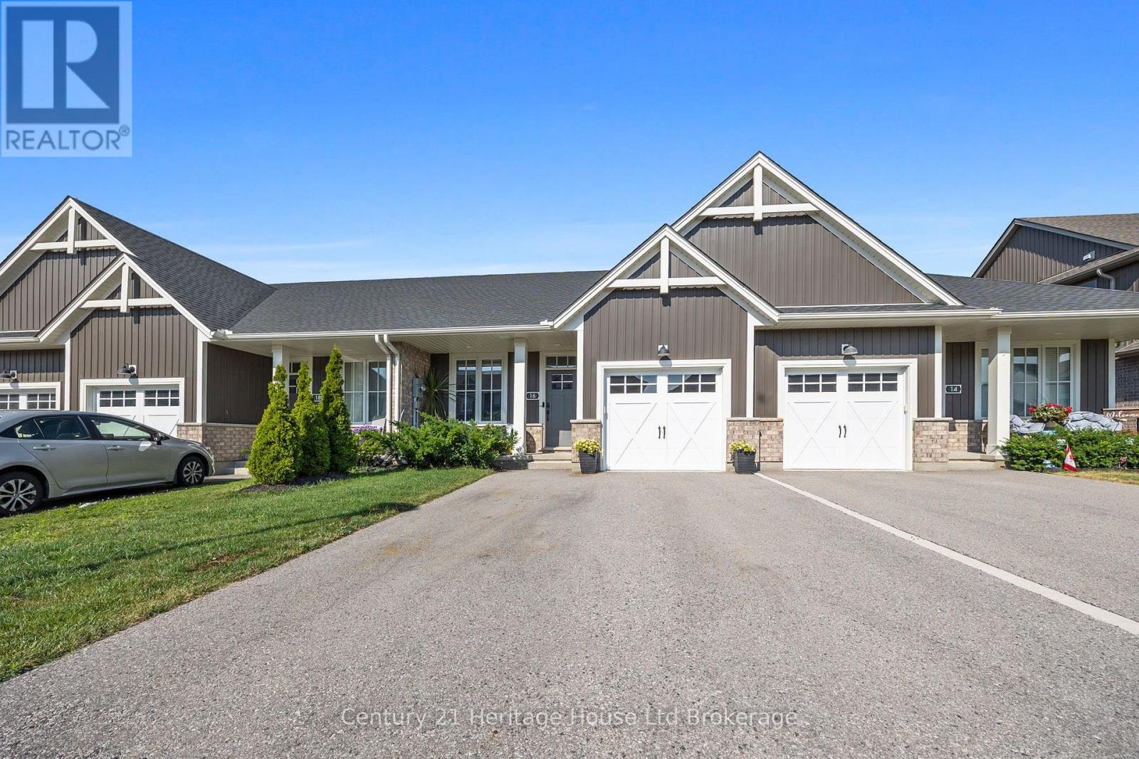 16 Huntley Avenue Property Photo 28