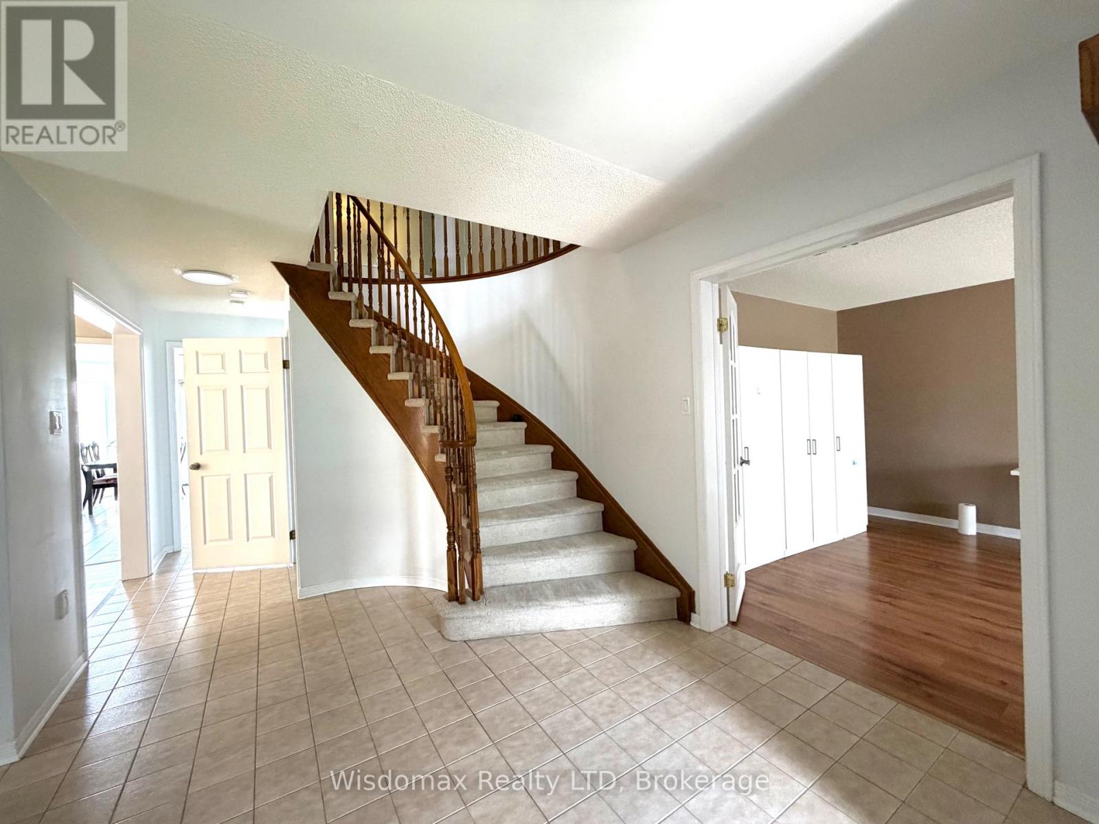 1 Crysler Crescent Property Photo 2