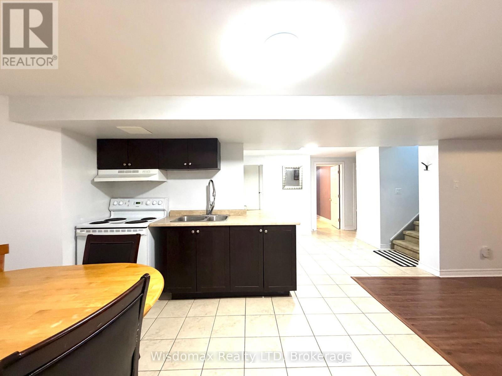 1 Crysler Crescent Property Photo 23
