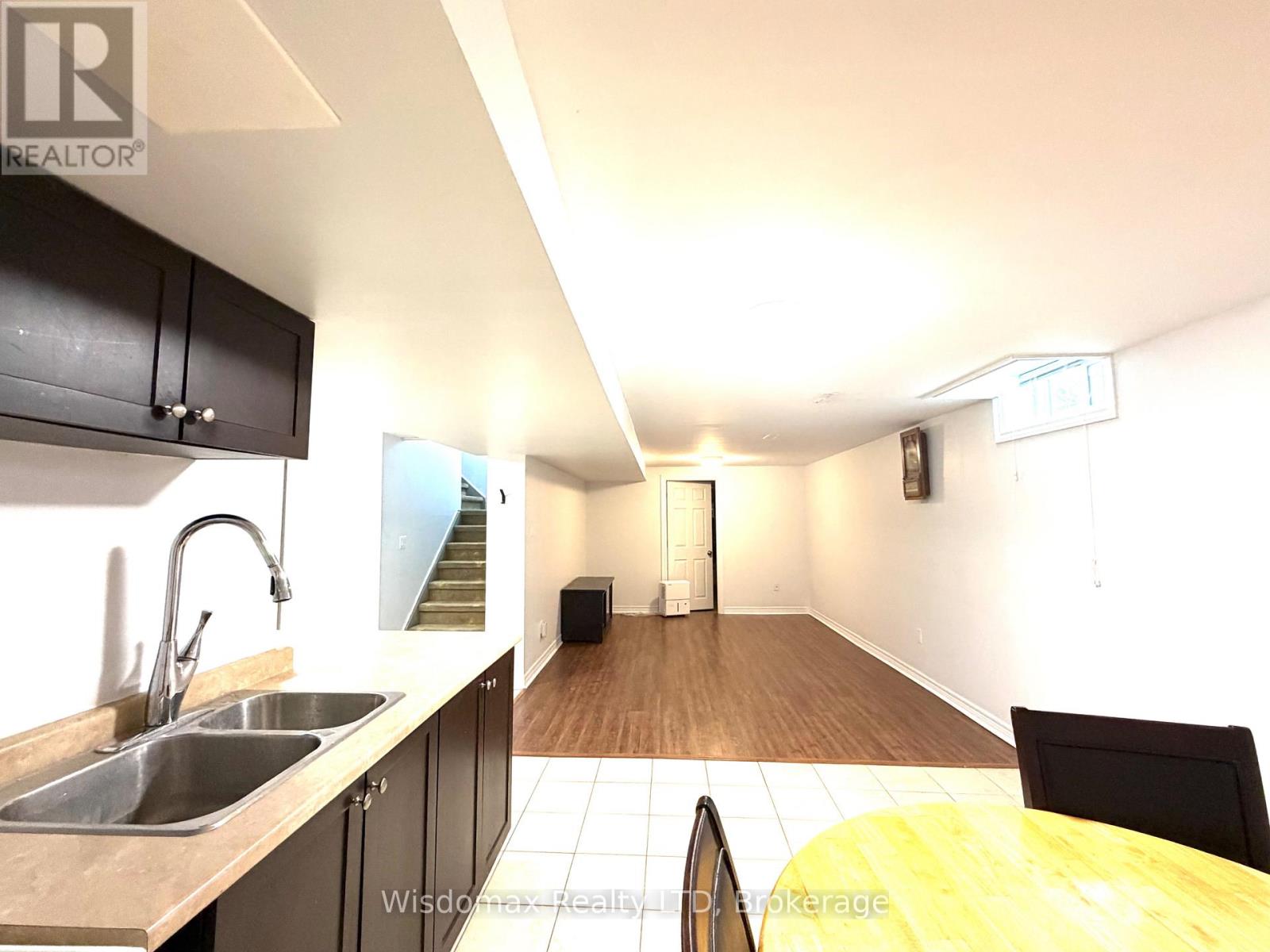 1 Crysler Crescent Property Photo 24