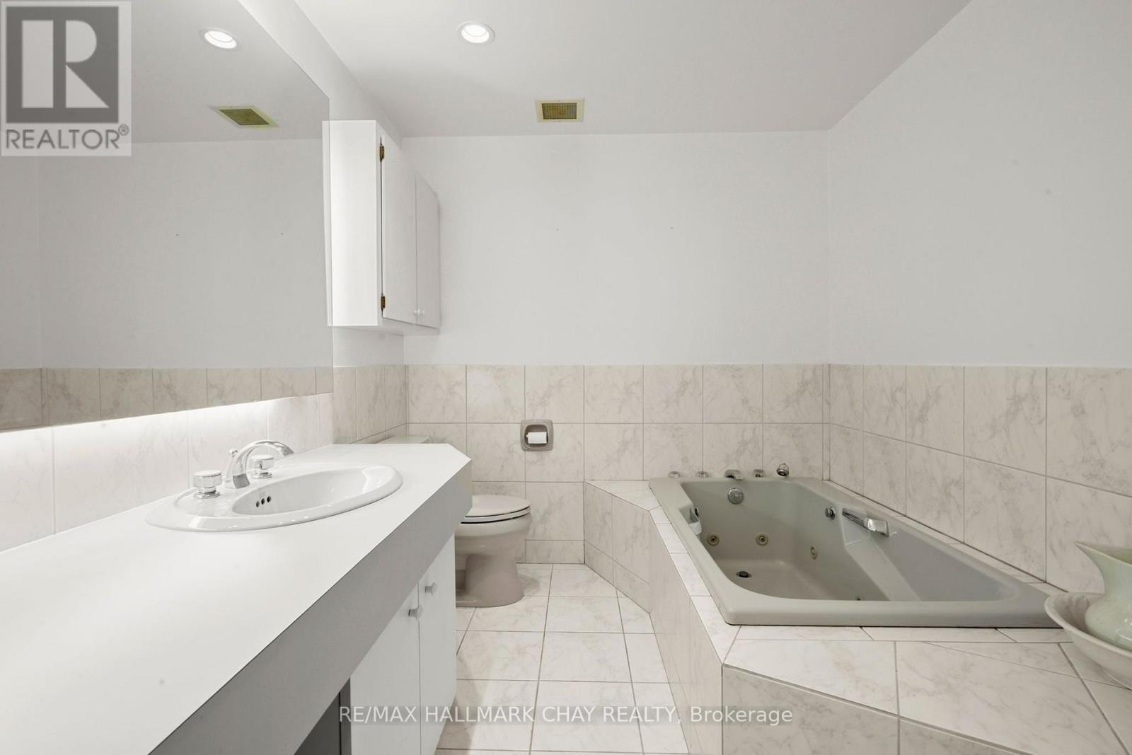 718078 1st Line East Line Property Photo 19