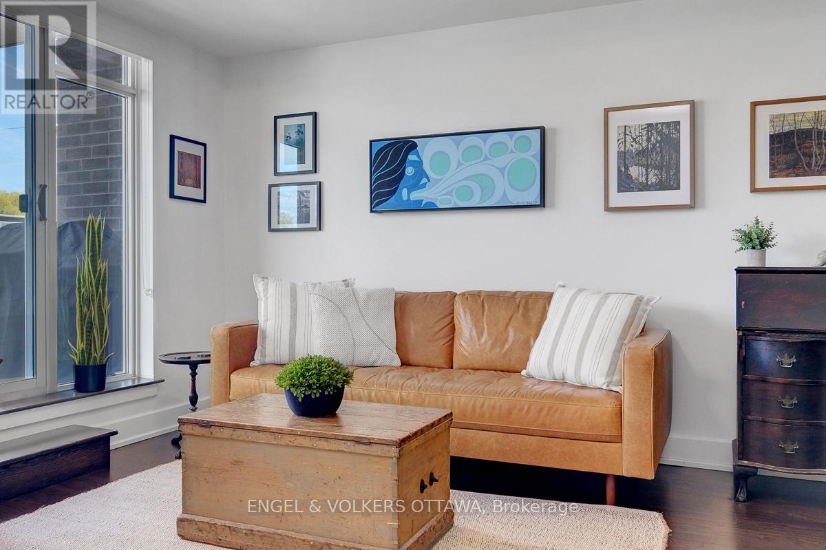 213 - 7 Marquette Avenue Property Photo 13