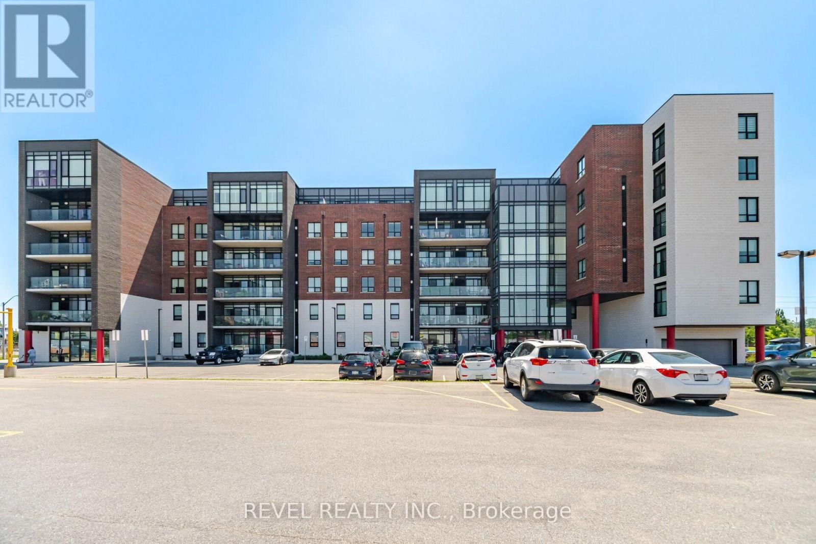 214 - 5 HAMILTON STREET N