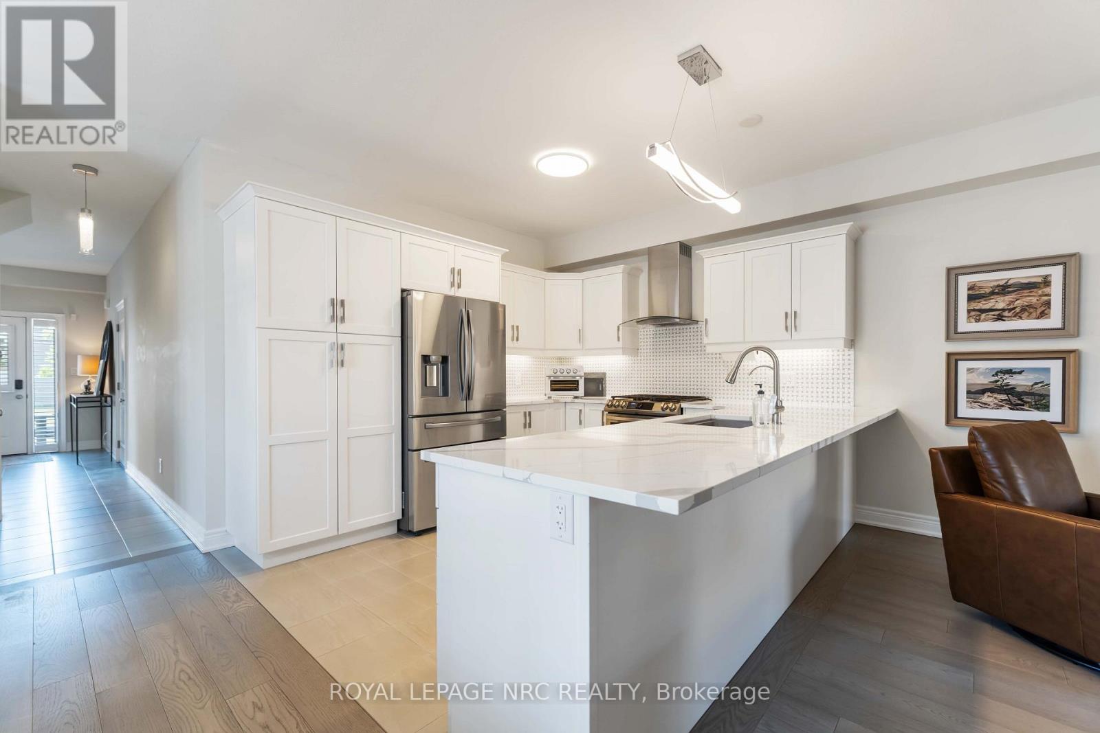 432 Viking Street Property Photo 14
