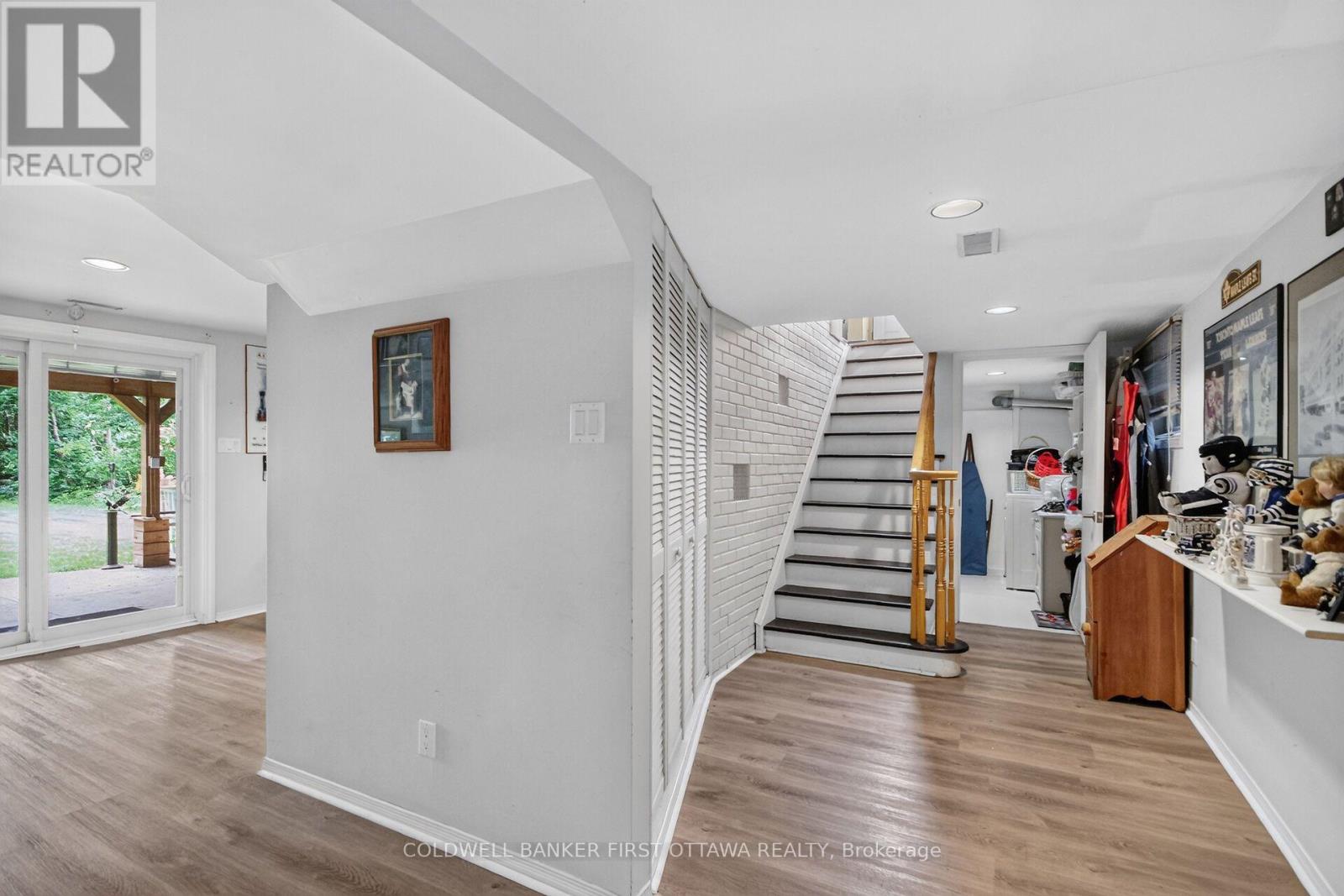 2014 River Road N Property Photo 18