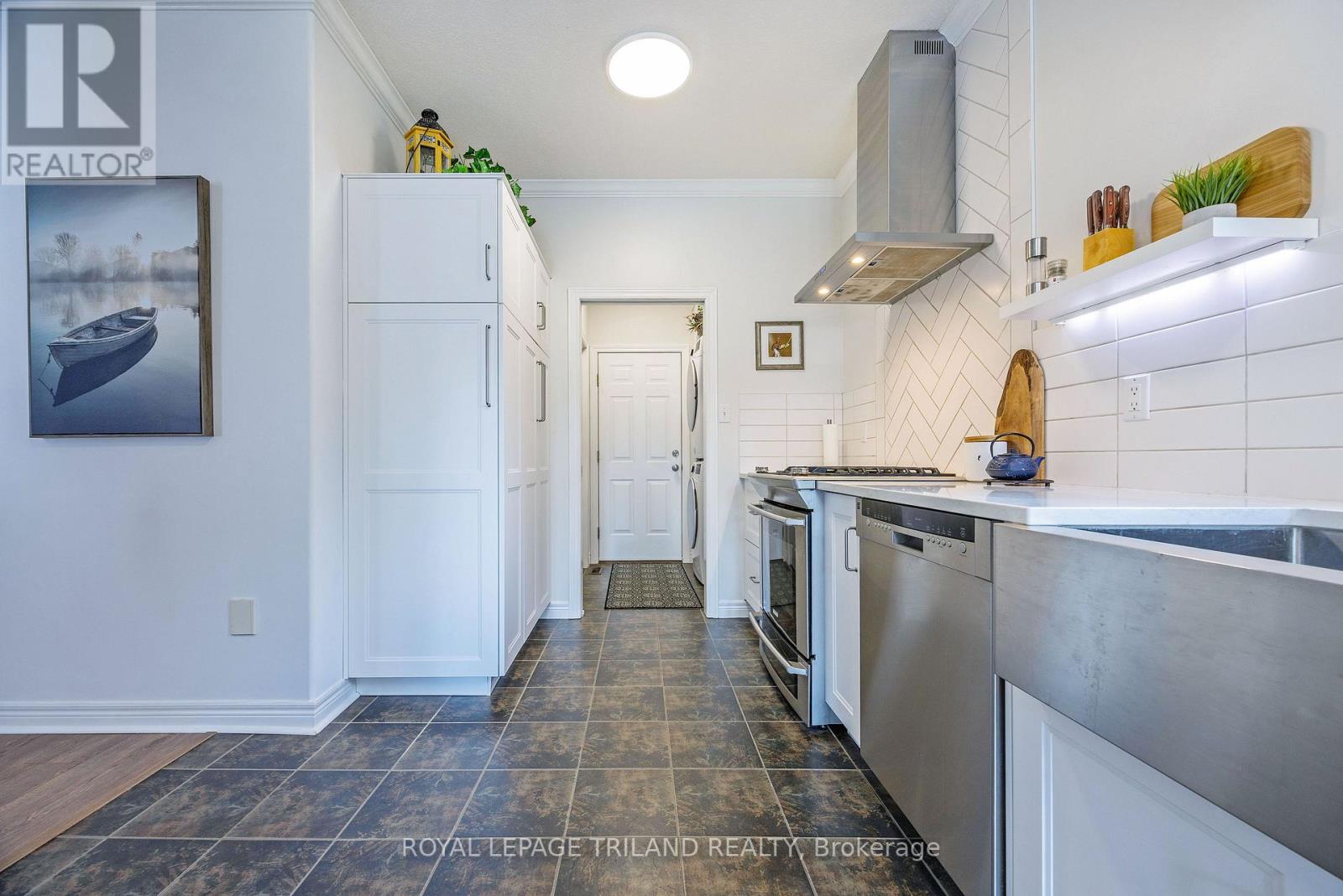 15 Augusta Crescent Property Photo 19