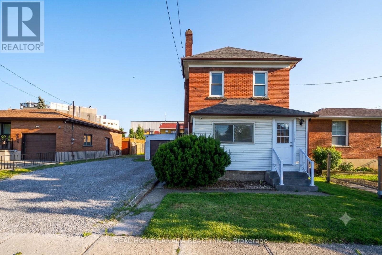 5262 Kitchener Street Property Photo 1