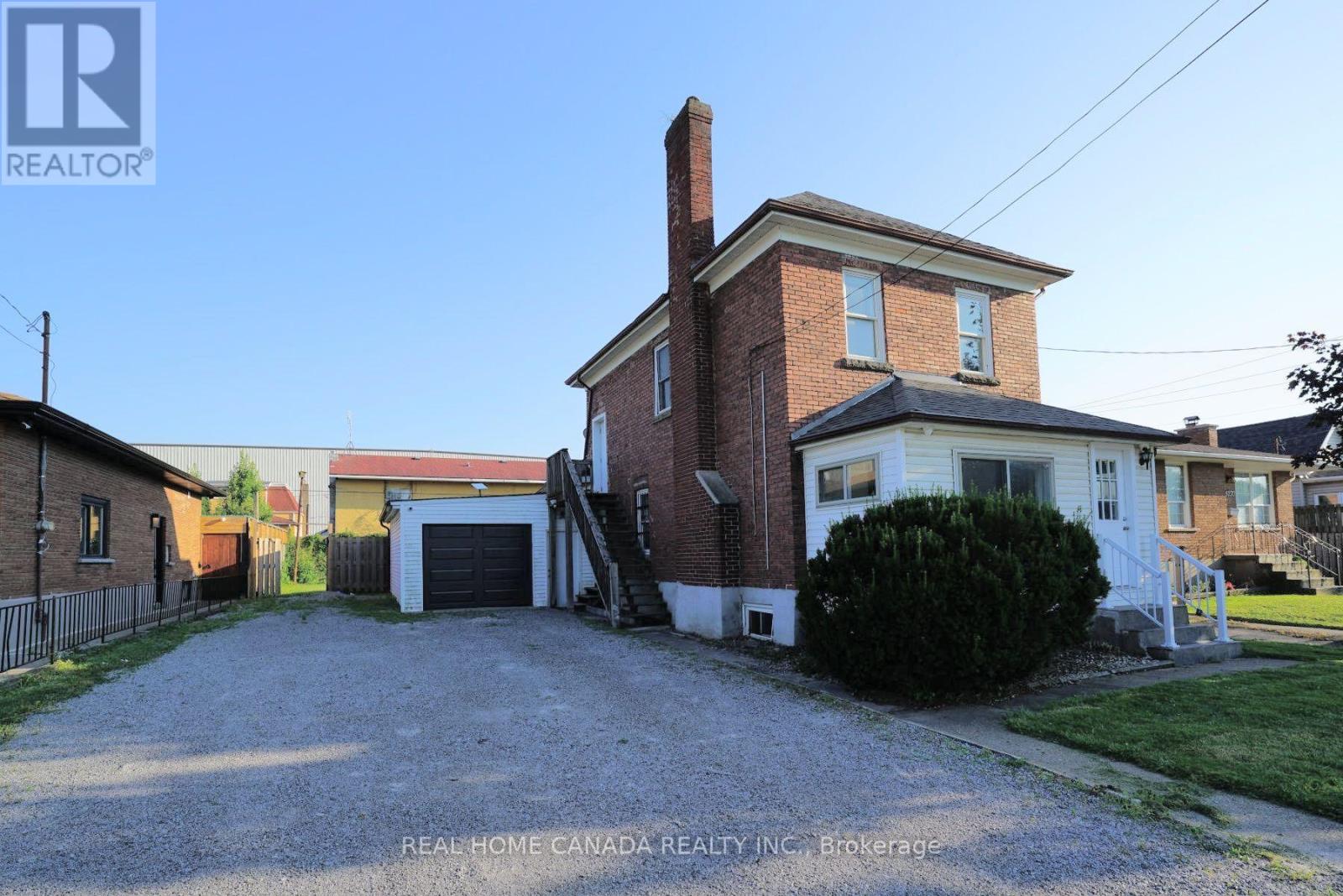 5262 Kitchener Street Property Photo 2
