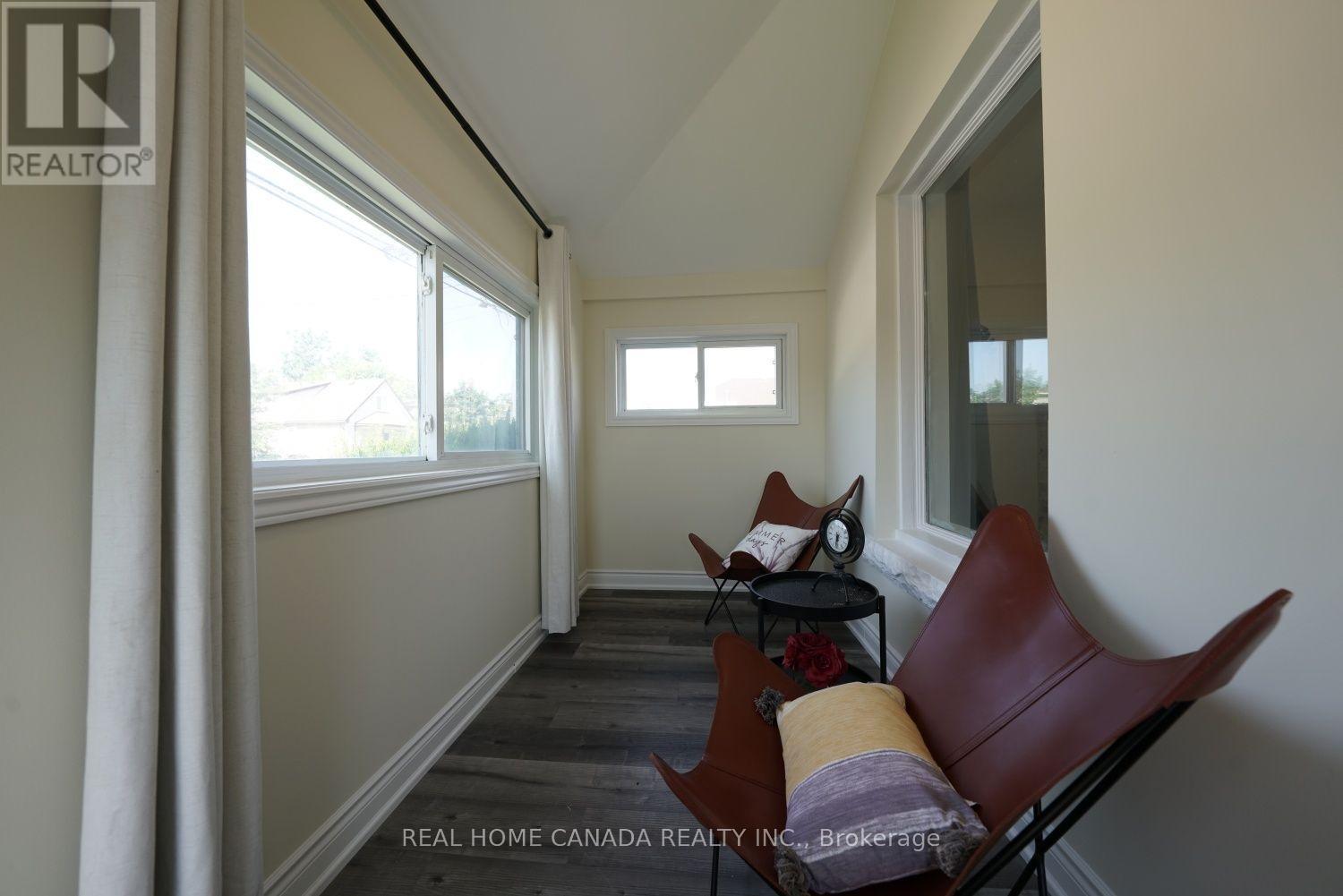 5262 Kitchener Street Property Photo 3