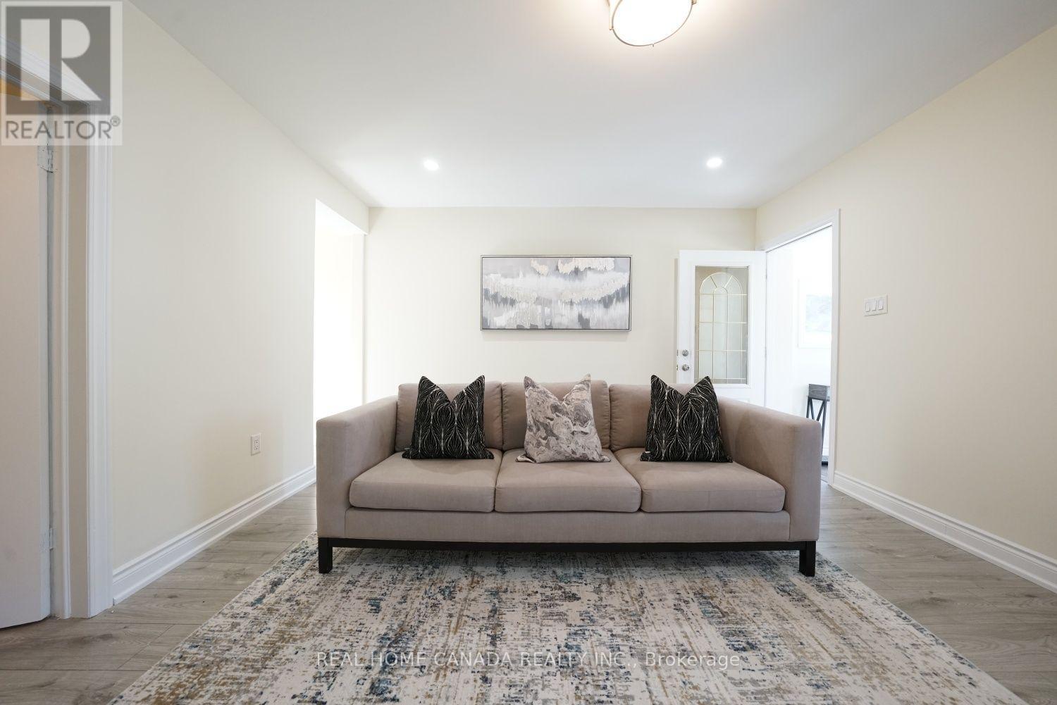 5262 Kitchener Street Property Photo 8