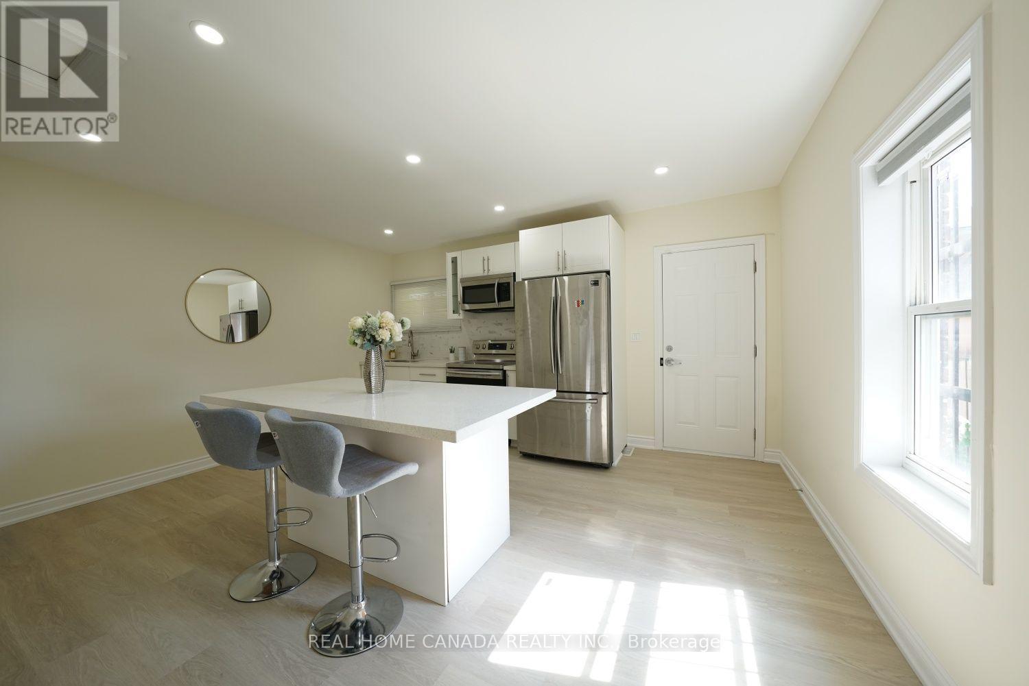 5262 Kitchener Street Property Photo 13