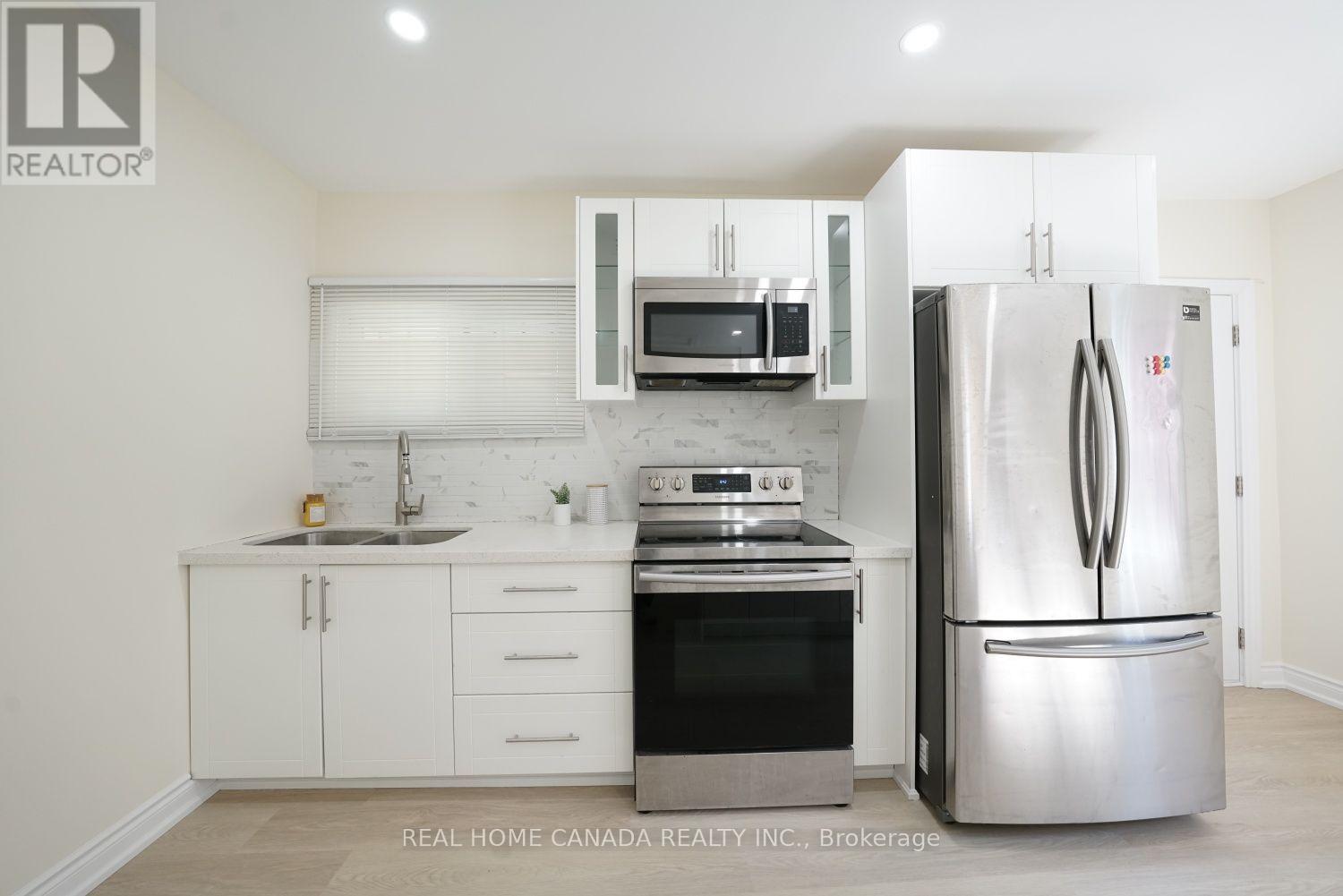 5262 Kitchener Street Property Photo 14