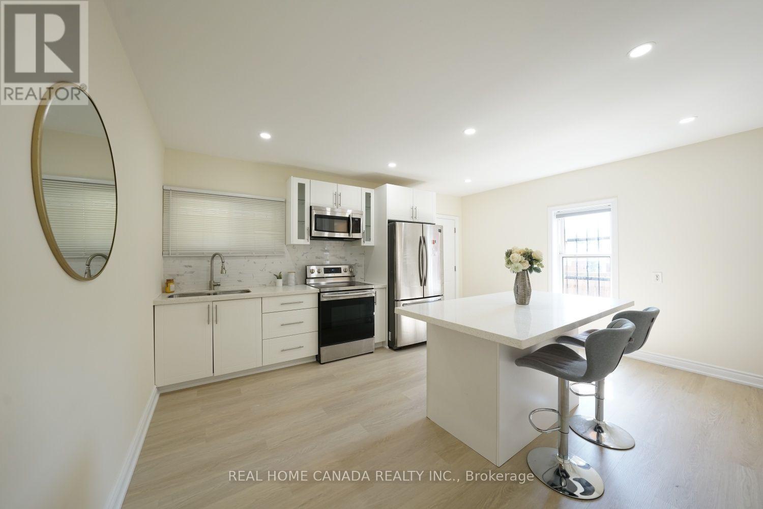 5262 Kitchener Street Property Photo 15