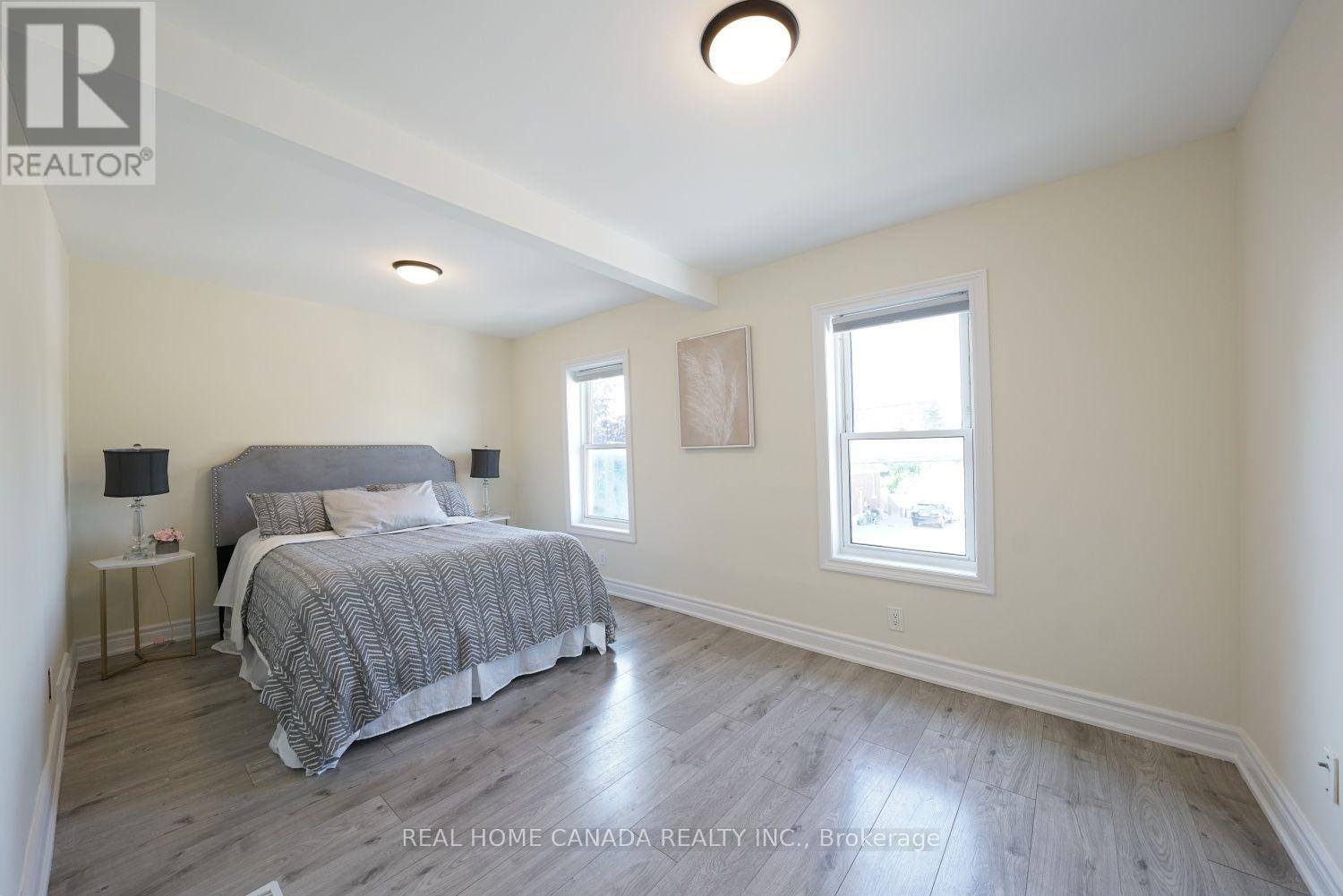 5262 Kitchener Street Property Photo 16