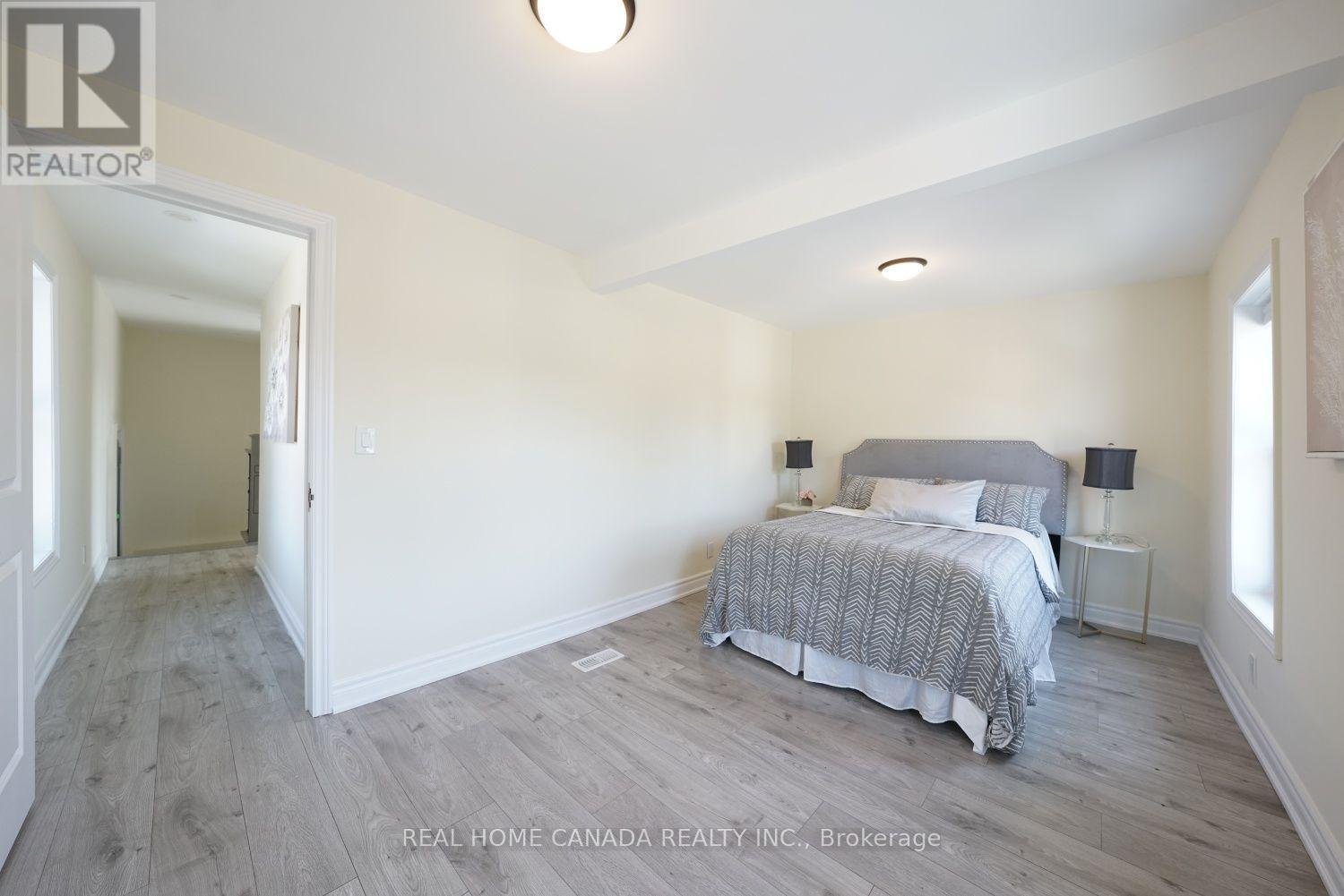 5262 Kitchener Street Property Photo 17