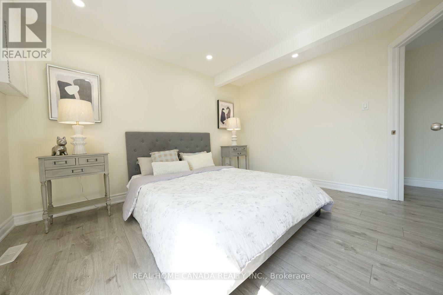 5262 Kitchener Street Property Photo 19