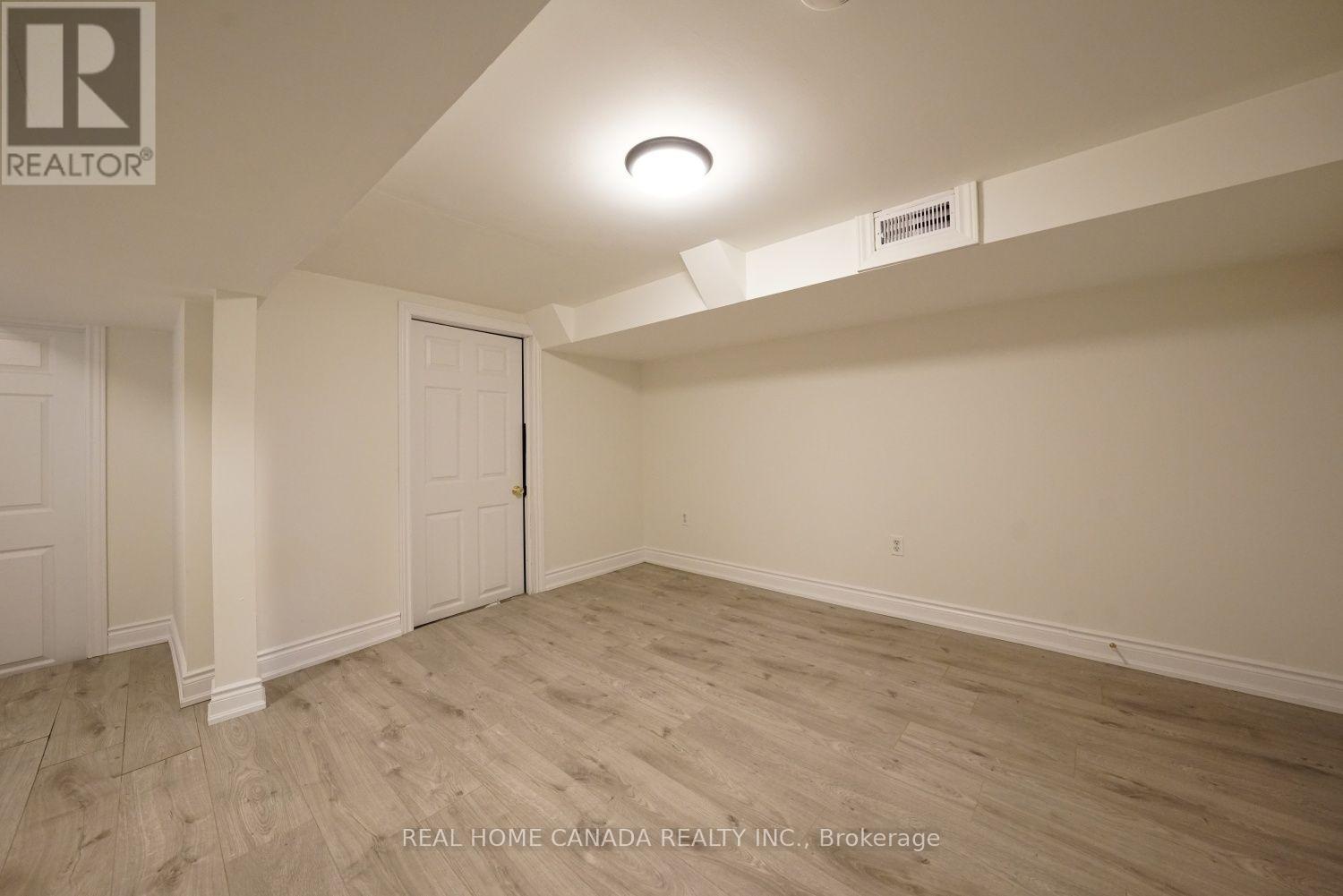 5262 Kitchener Street Property Photo 21