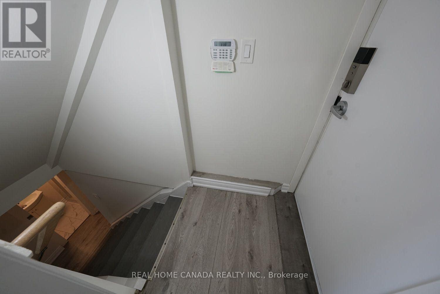 5262 Kitchener Street Property Photo 27
