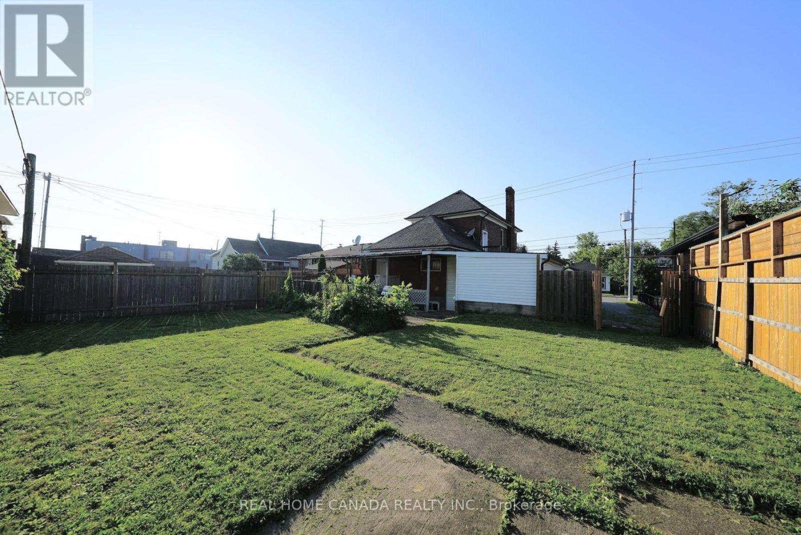 5262 Kitchener Street Property Photo 30
