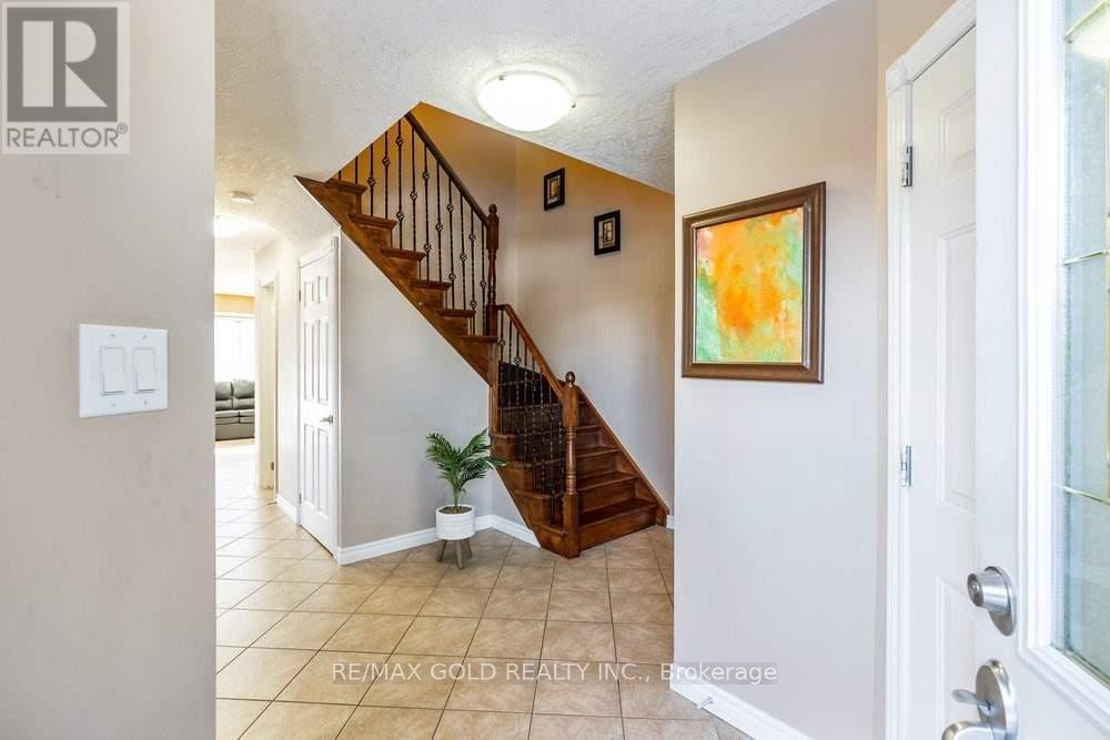 573 Burnett Avenue Property Photo 2