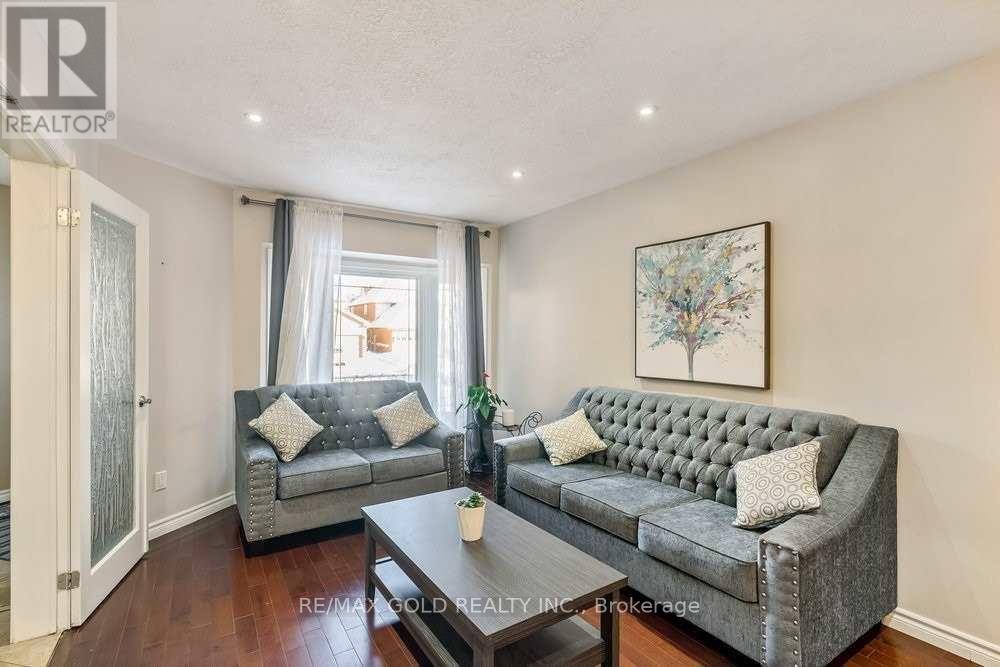 573 Burnett Avenue Property Photo 6