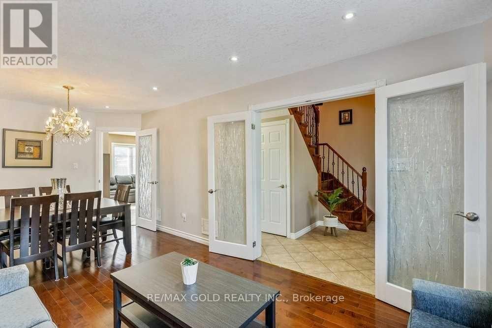 573 Burnett Avenue Property Photo 7