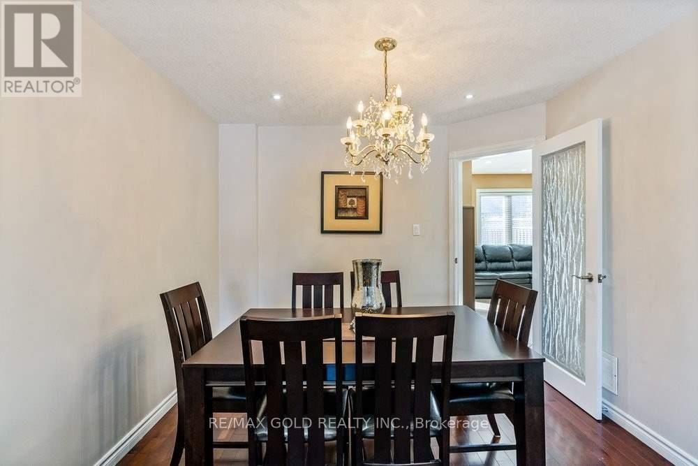 573 Burnett Avenue Property Photo 8