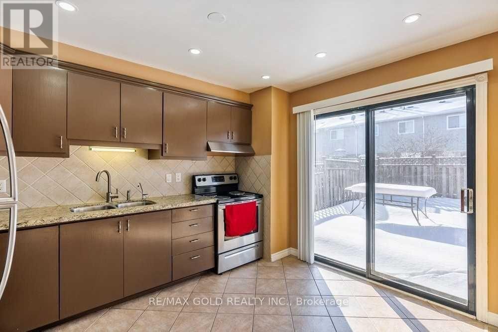 573 Burnett Avenue Property Photo 12