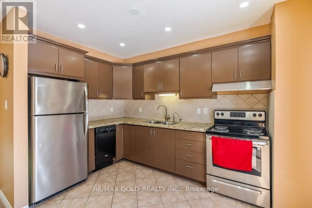 573 Burnett Avenue Property Photo 13