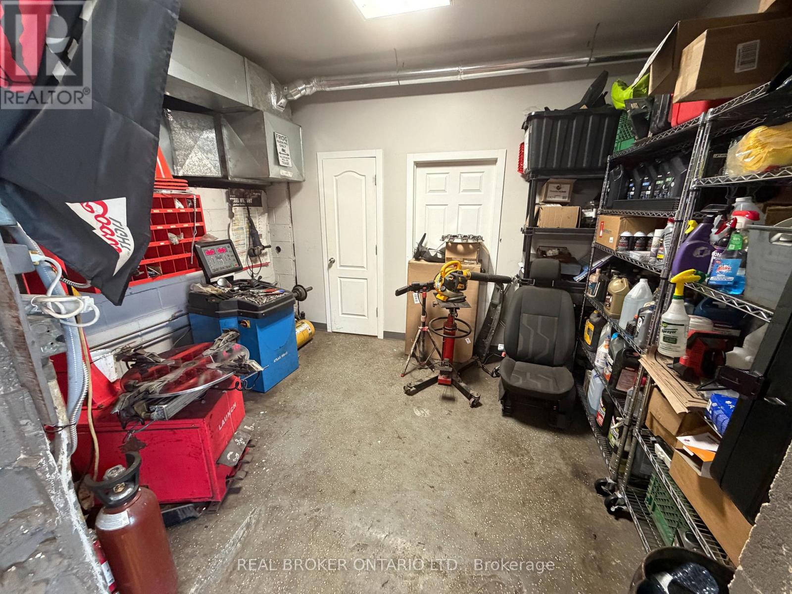 362 Dundas Street N Property Photo 7
