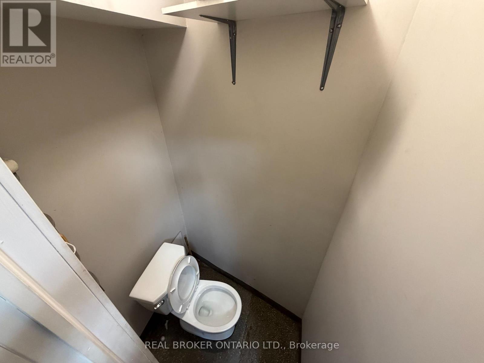 362 Dundas Street N Property Photo 8