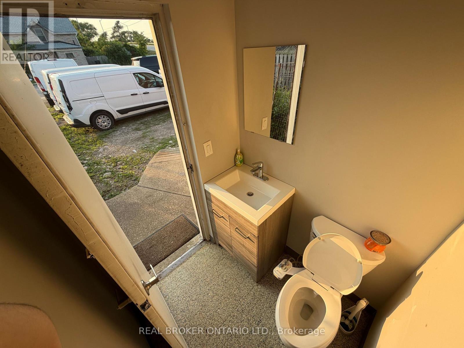 362 Dundas Street N Property Photo 12