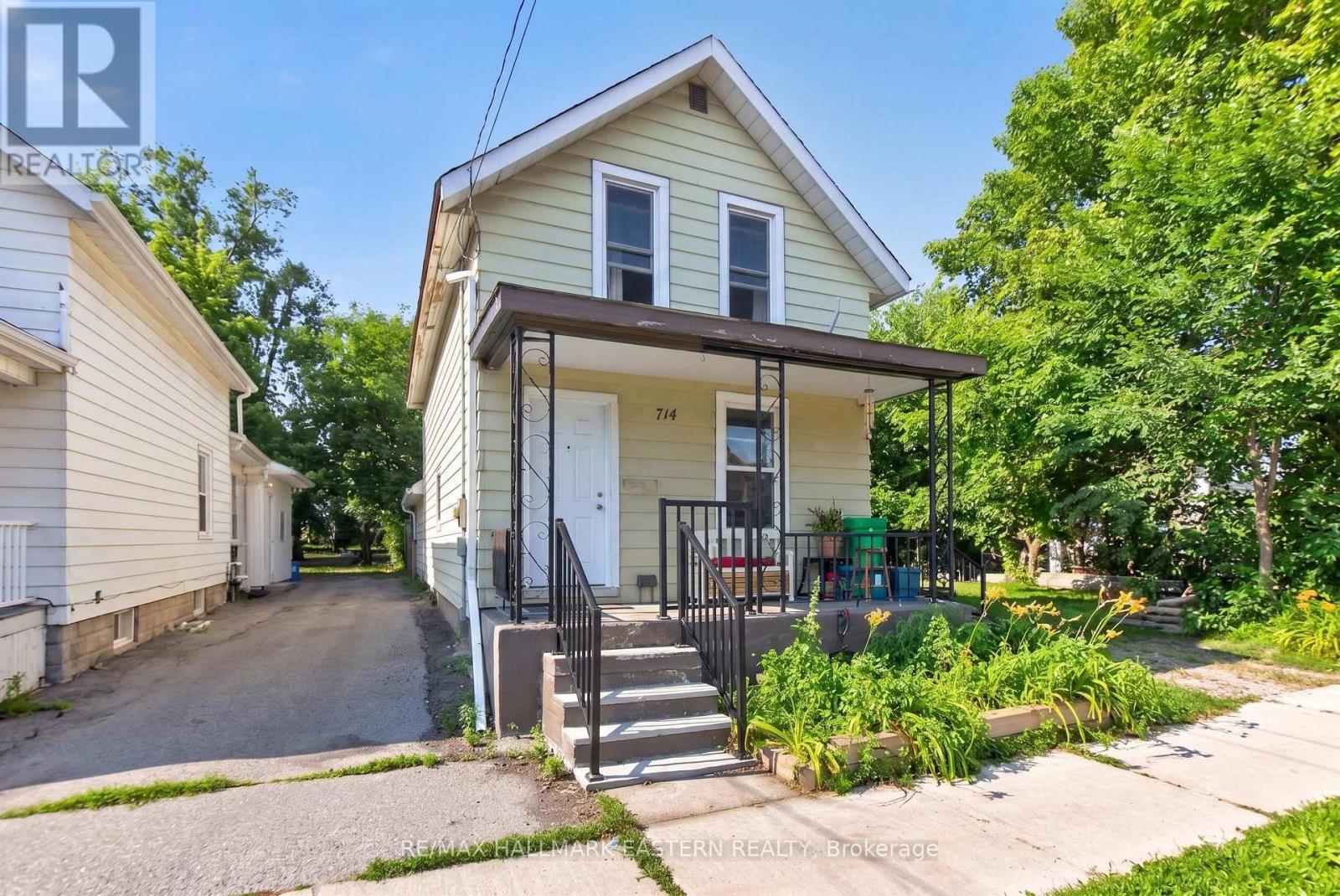 714 CHAMBERLAIN STREET