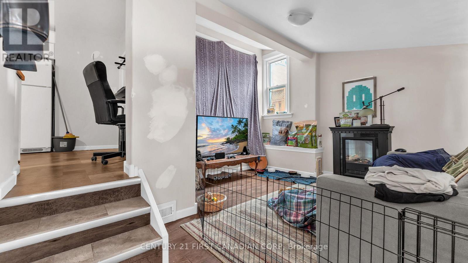 118 Wharncliffe Road S Property Photo 10