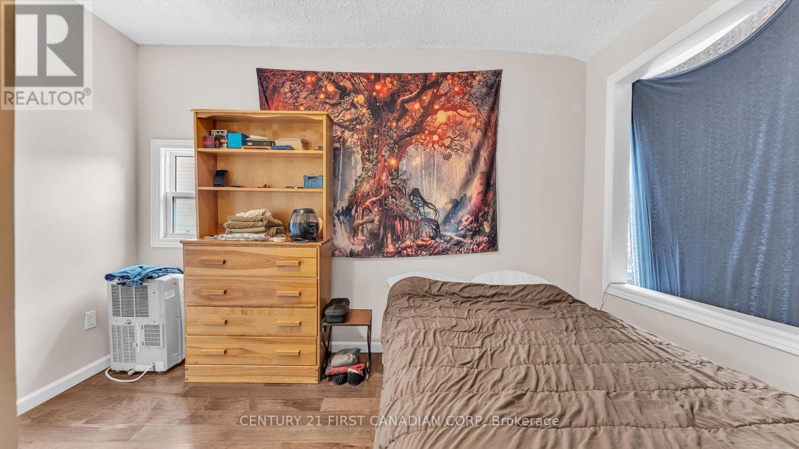 118 Wharncliffe Road S Property Photo 11