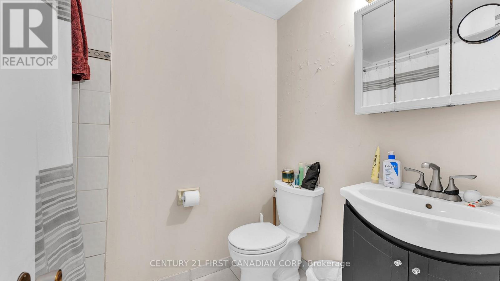 118 Wharncliffe Road S Property Photo 12