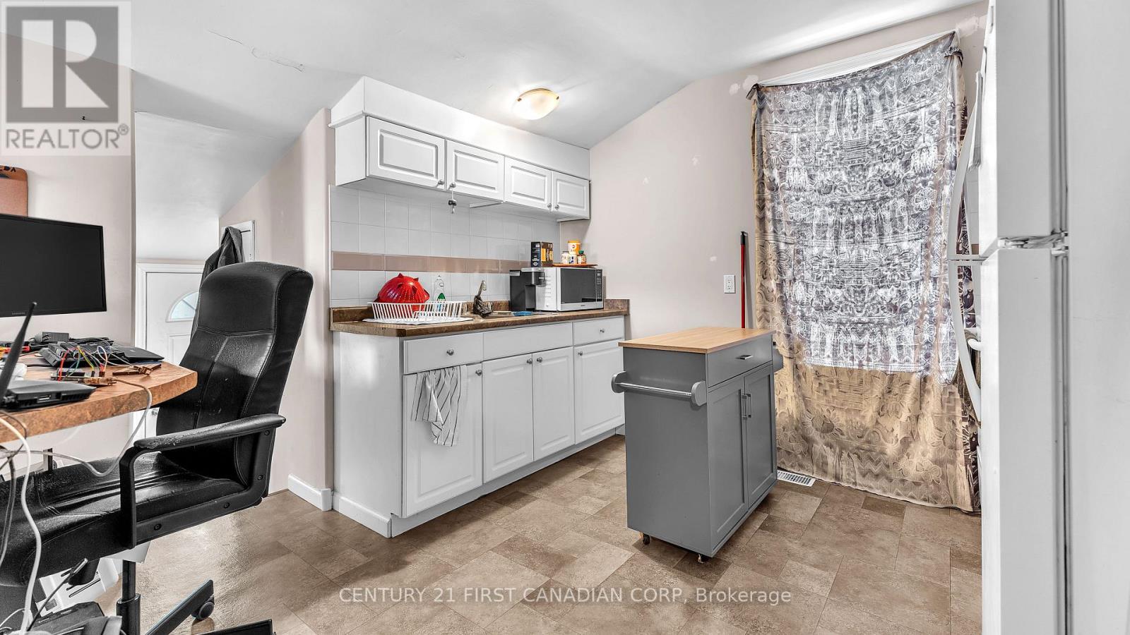 118 Wharncliffe Road S Property Photo 14