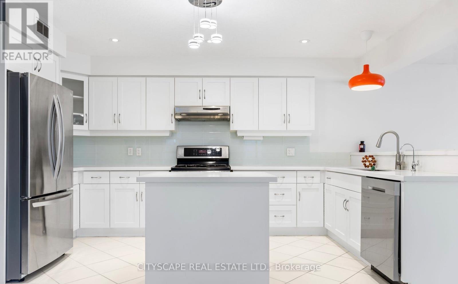 1831 Reilly Walk Property Photo 3