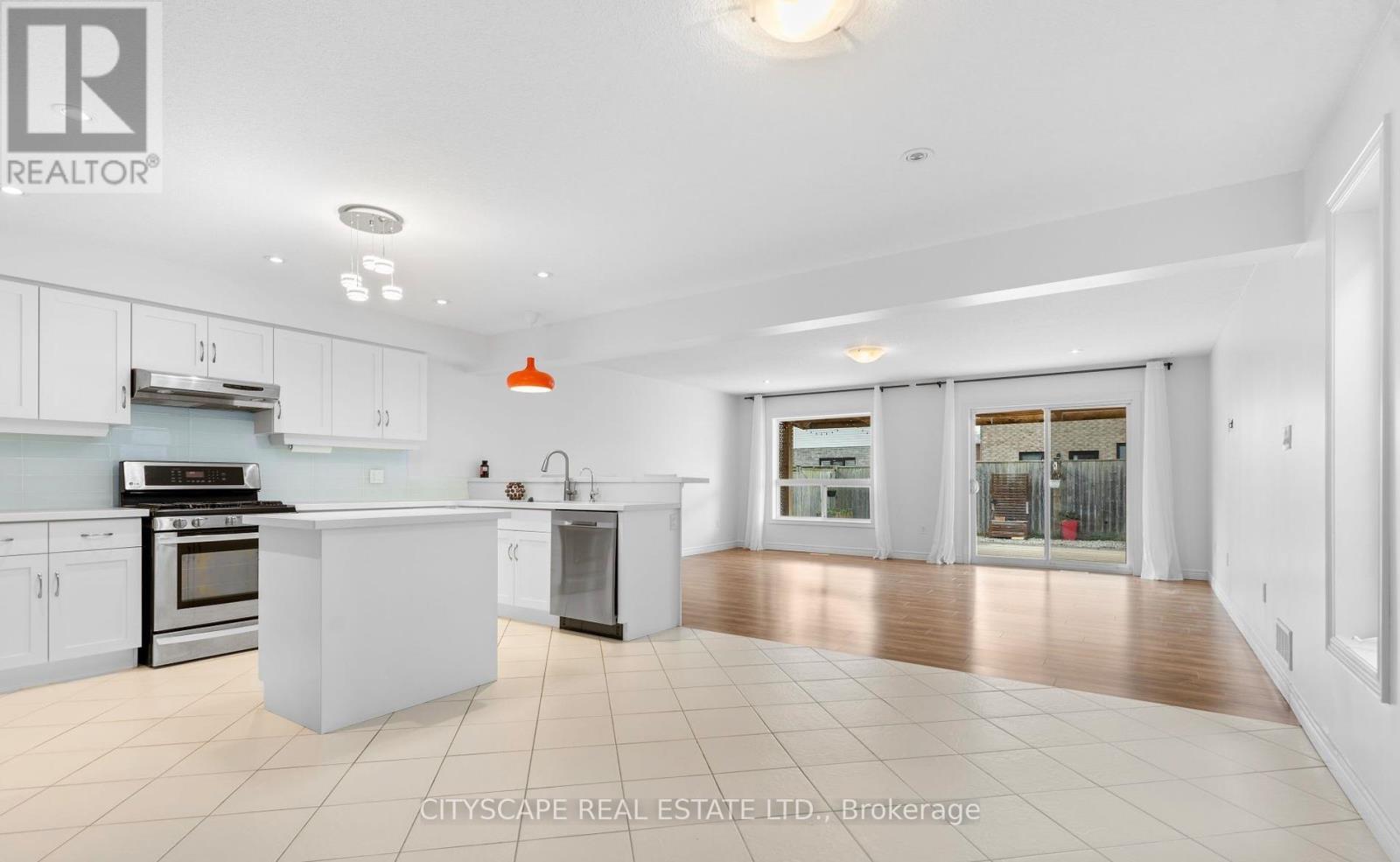 1831 Reilly Walk Property Photo 4