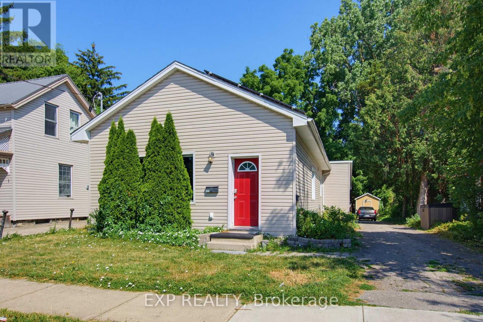 121 Mount Pleasant Avenue Property Photo 2