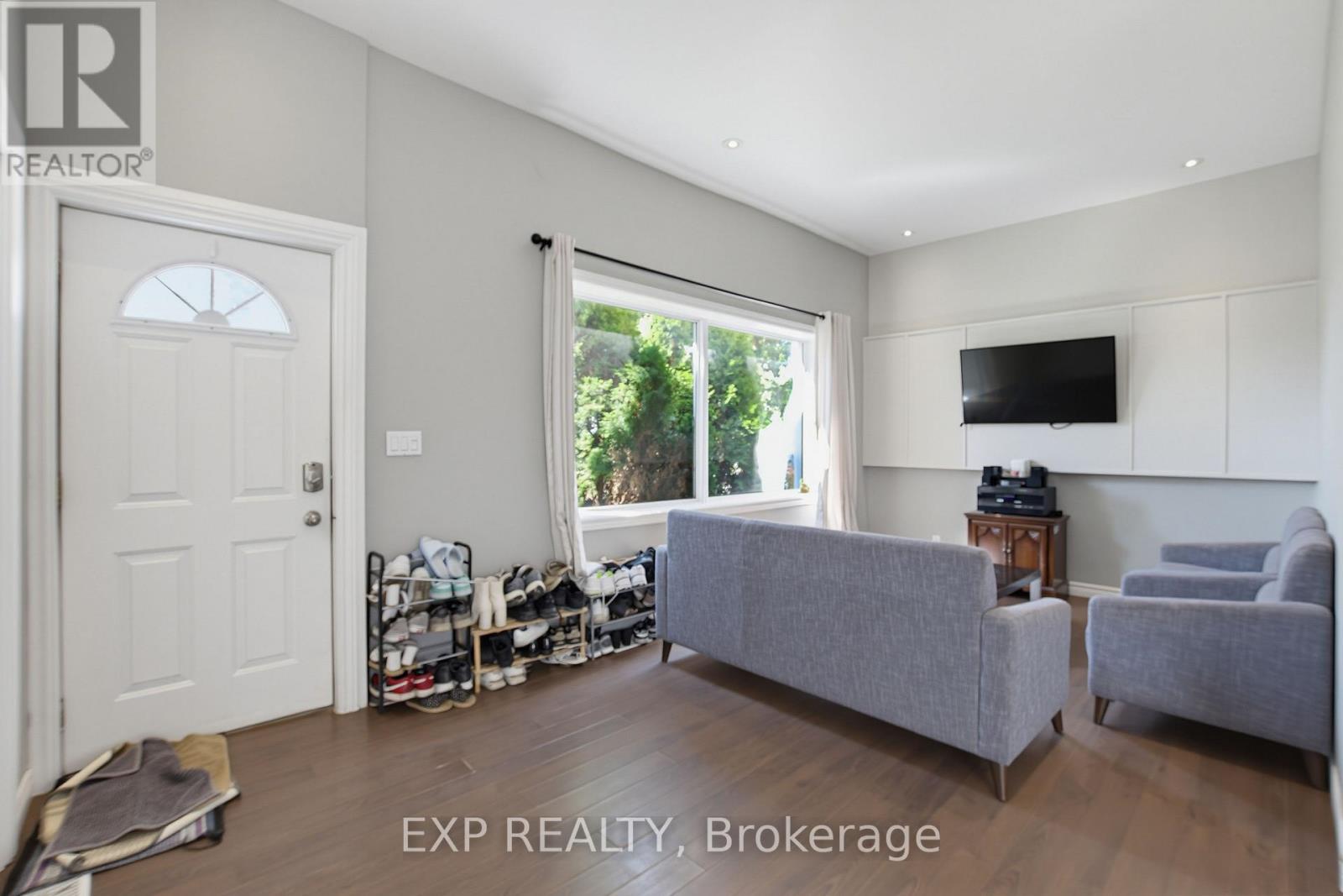 121 Mount Pleasant Avenue Property Photo 6