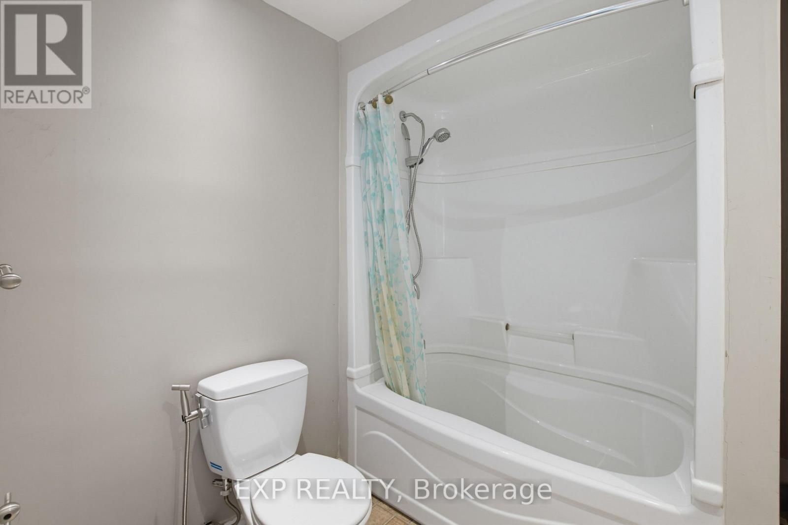 121 Mount Pleasant Avenue Property Photo 12