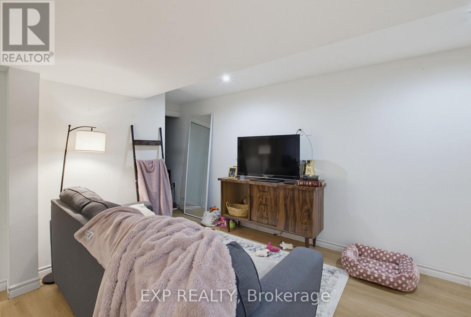 121 Mount Pleasant Avenue Property Photo 29