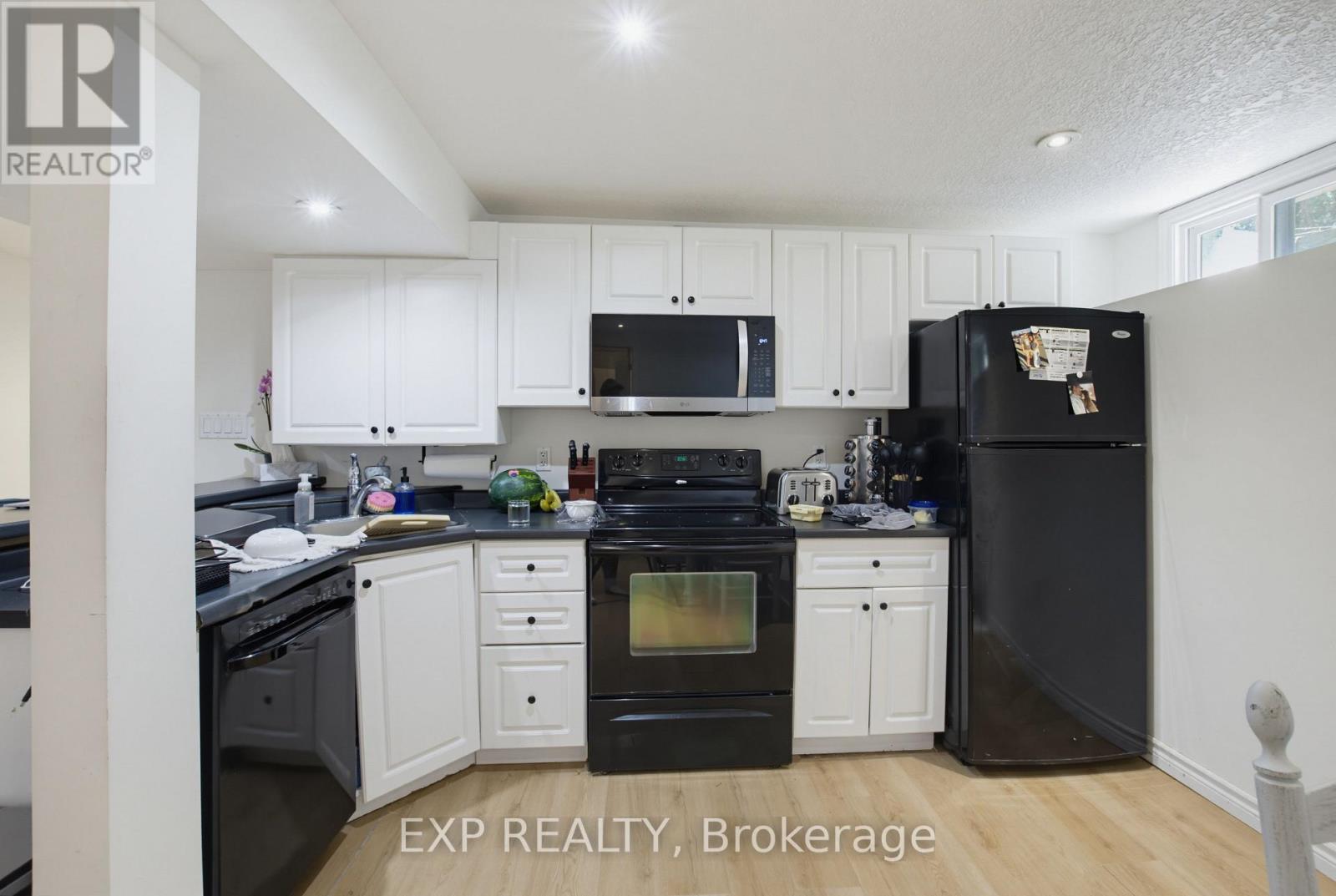 121 Mount Pleasant Avenue Property Photo 30