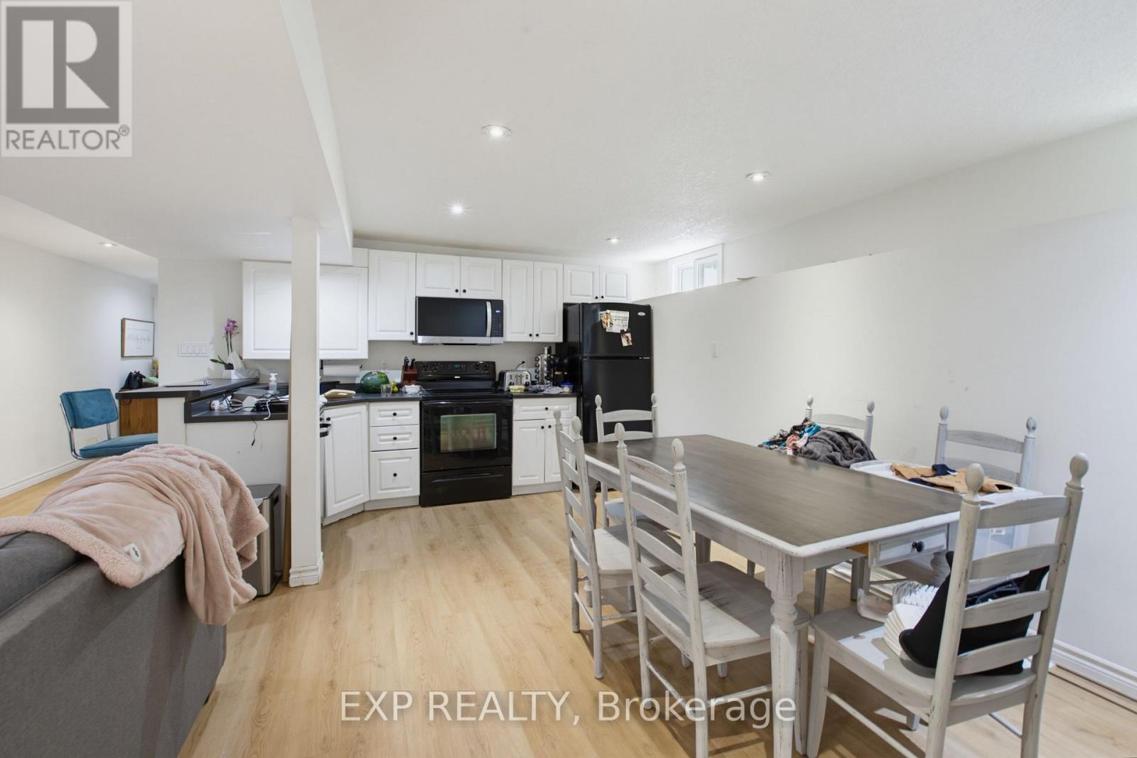 121 Mount Pleasant Avenue Property Photo 32
