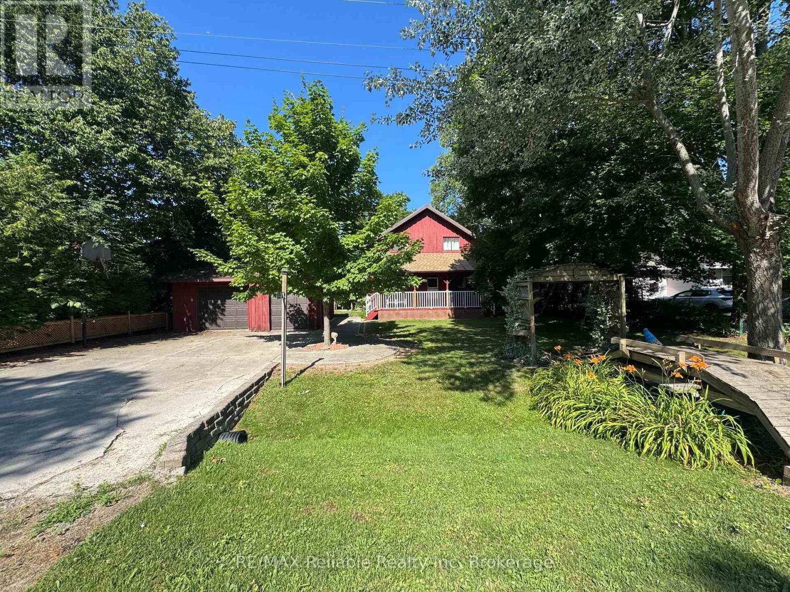 74431 Woodland Drive Property Photo 2