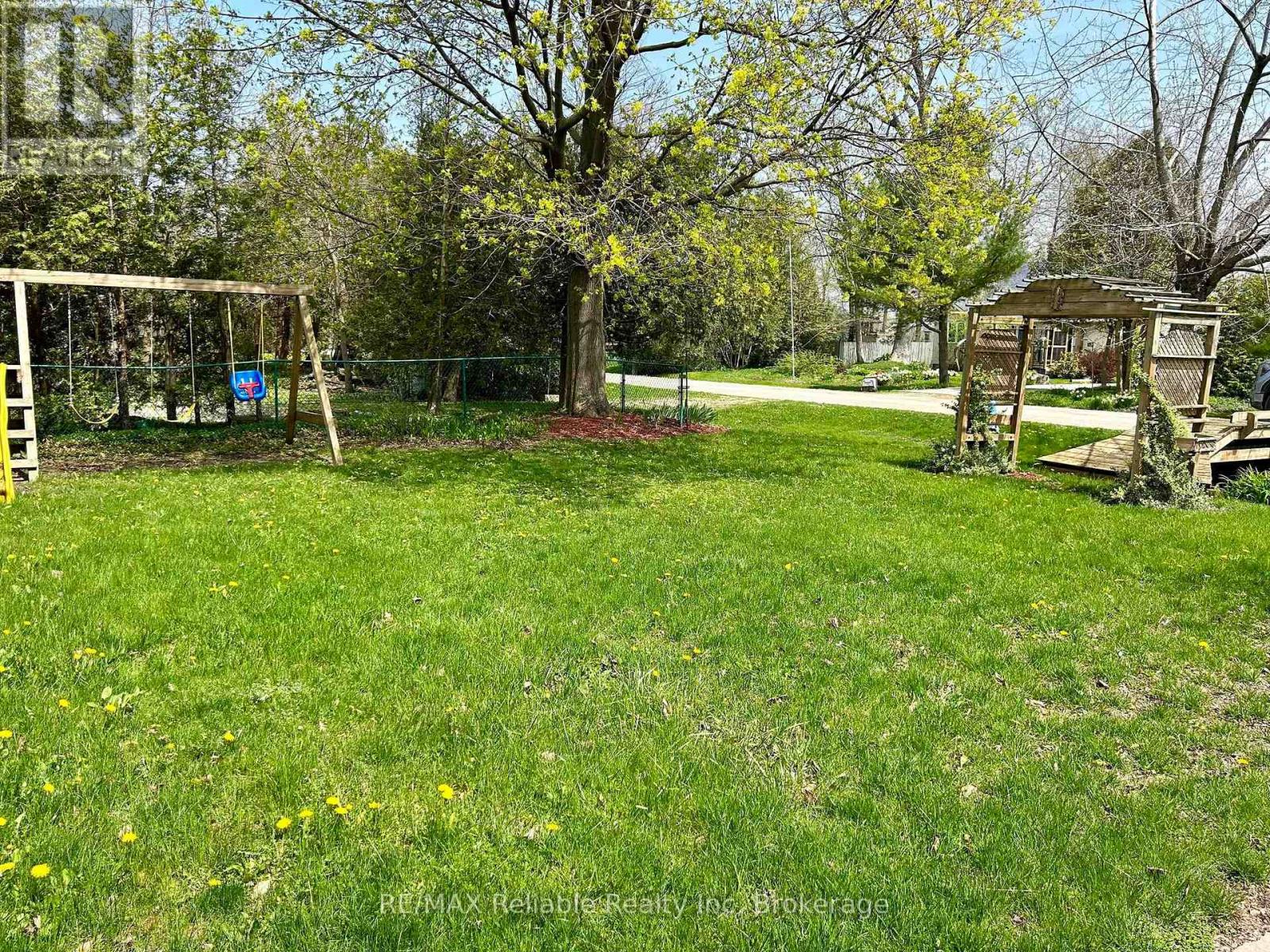 74431 Woodland Drive Property Photo 9