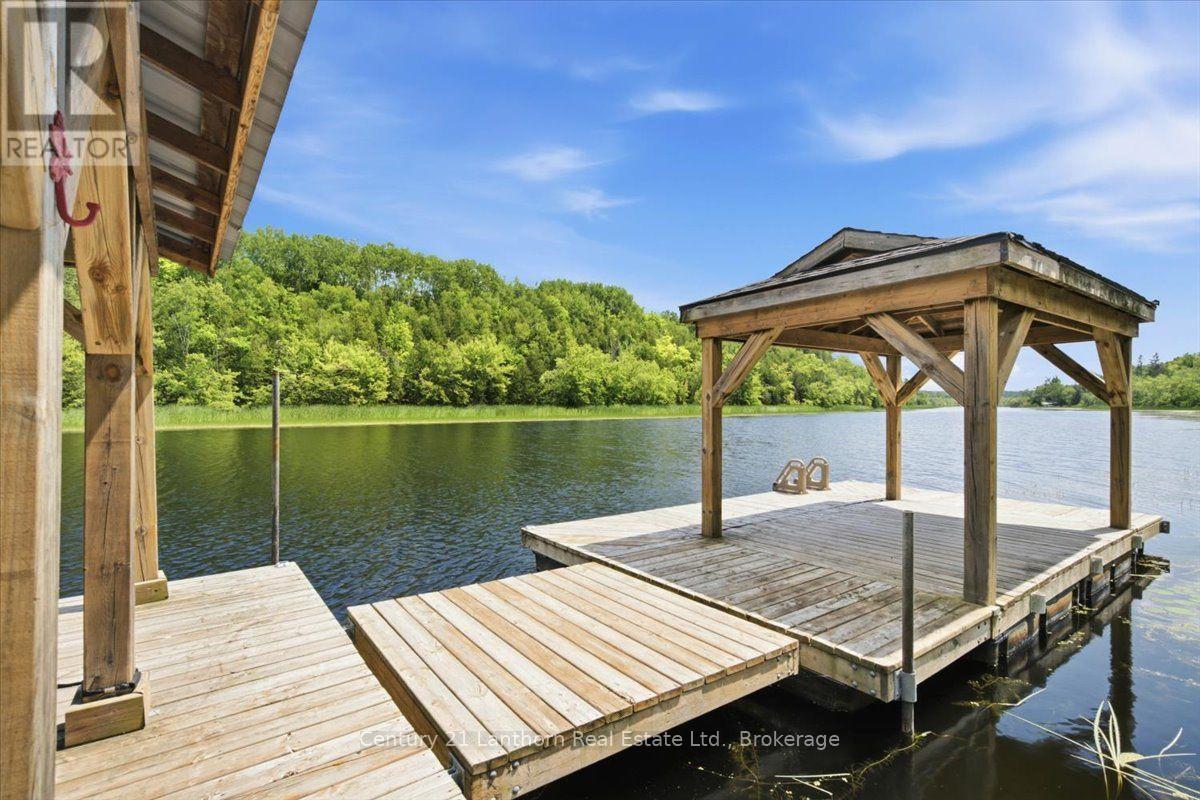 673 Lahey Road Property Photo 4